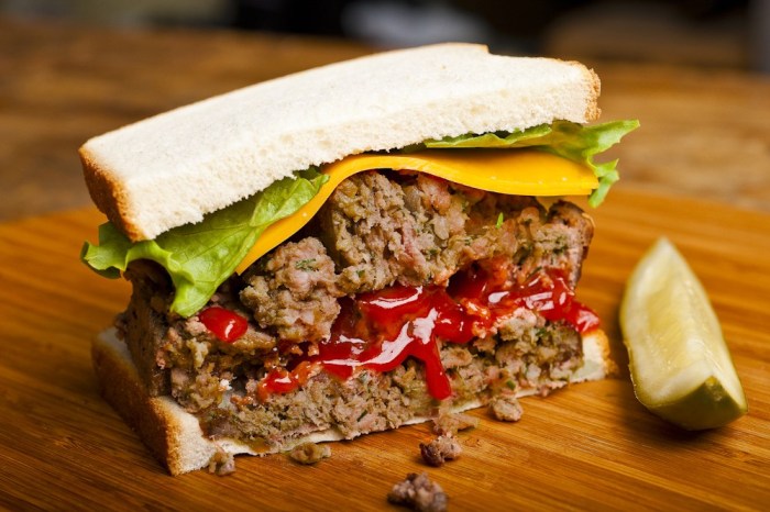 Order Meatloaf Sandwich food online from Neal Coffee Shop store, San Mateo on bringmethat.com