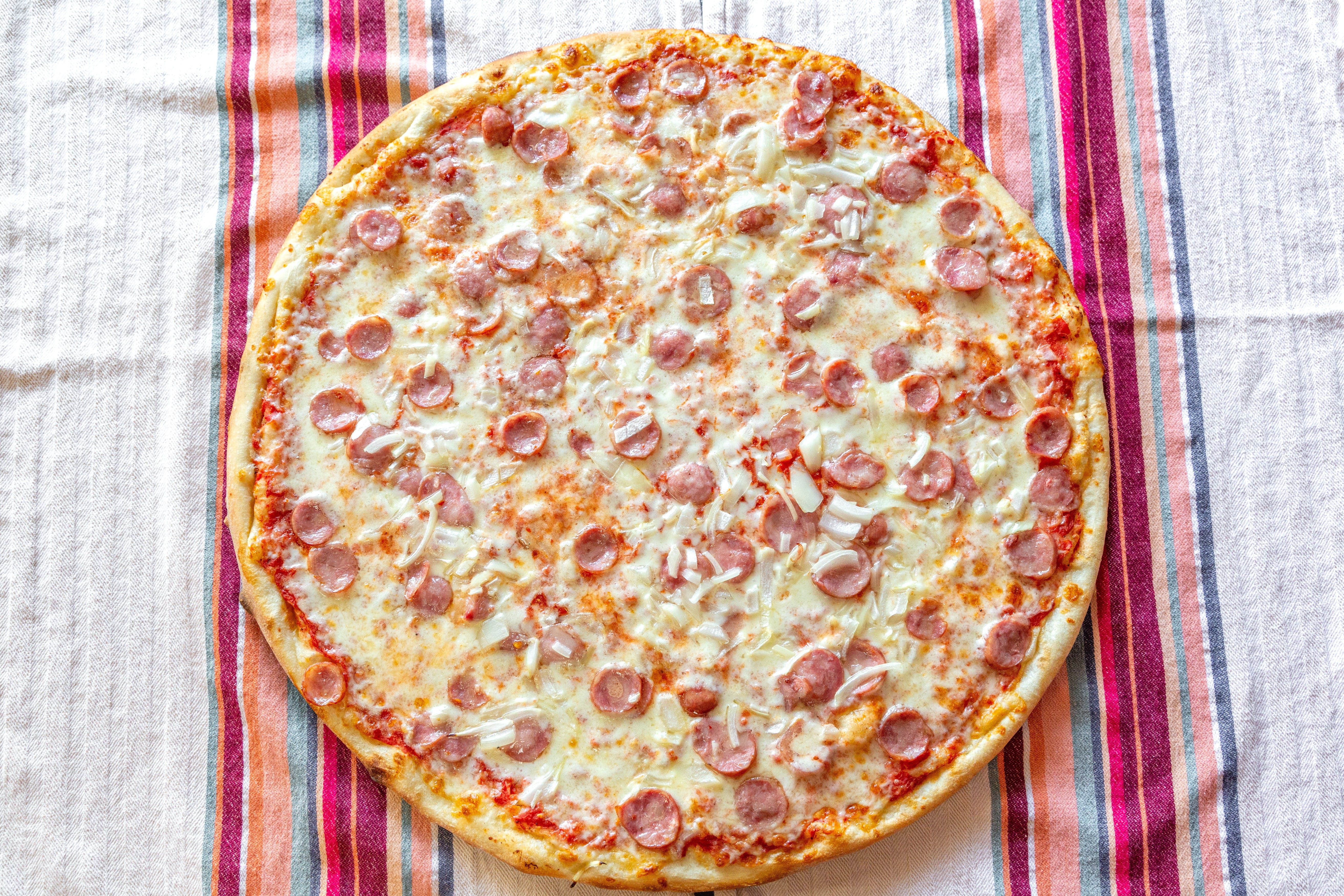 Order Calabresa Pizza - Small 12'' food online from Brooklyn Pizza store, Union on bringmethat.com