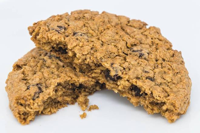 Order Oatmeal Chocolate Chip Cookie food online from Erewhon Market store, Calabasas on bringmethat.com