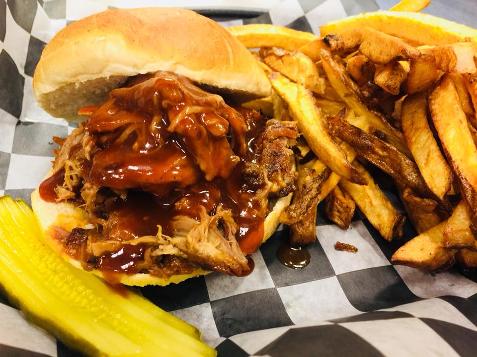 Order Pulled Pork Sandwich food online from Mojo Pub -N- Grill store, Youngstown on bringmethat.com