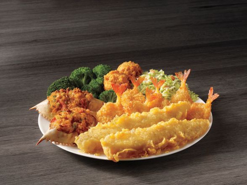 Order Deluxe Seafood Platter food online from Captain D's Seafood store, Carrollton on bringmethat.com