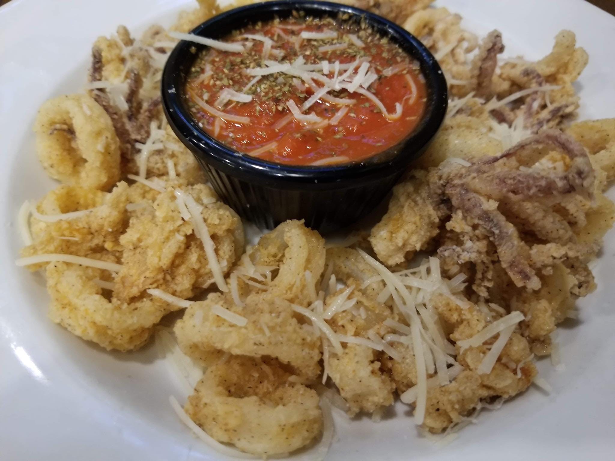 Order Calamari Fritti - Appetizer food online from Pizza Garden store, Manitowoc on bringmethat.com
