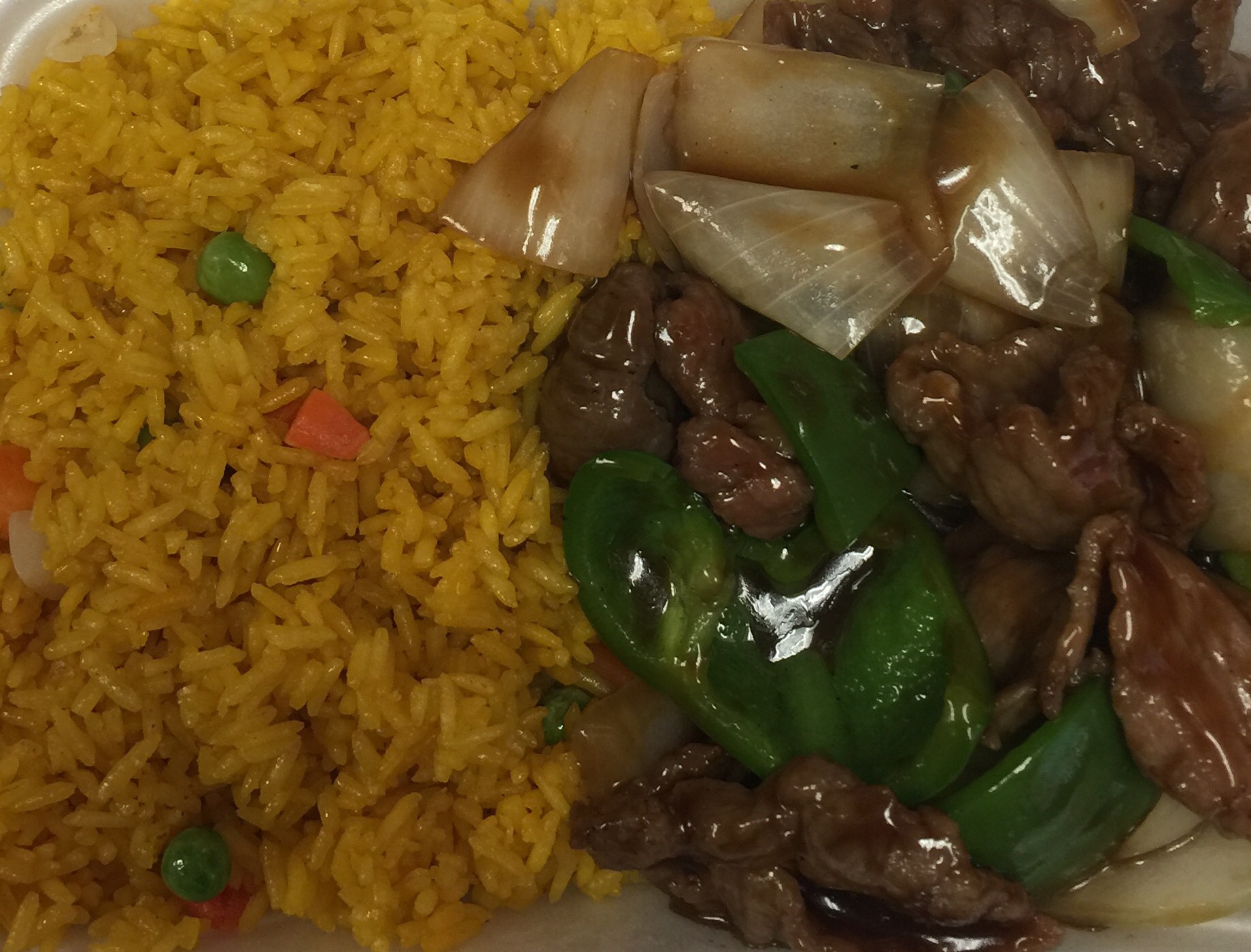 Order C10. Pepper Steak with Onion Combination Platters food online from Shun Cheong store, La Vergne on bringmethat.com
