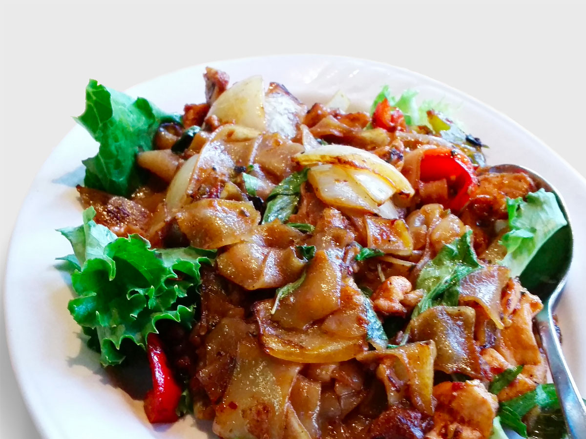 Order Drunken Noodle food online from Saladang store, Pasadena on bringmethat.com