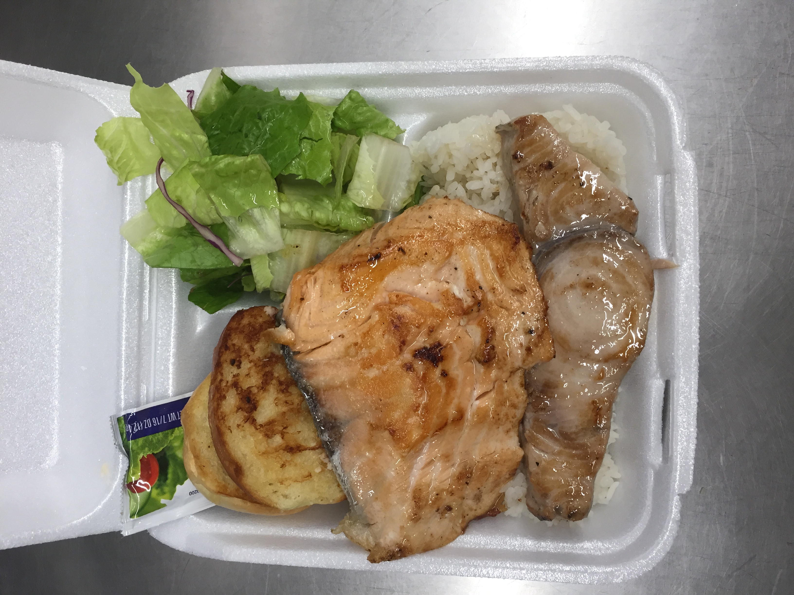 Order 40. Salmon and Mahi Combo  food online from Blue Ocean Seafood & Steak store, Honolulu on bringmethat.com