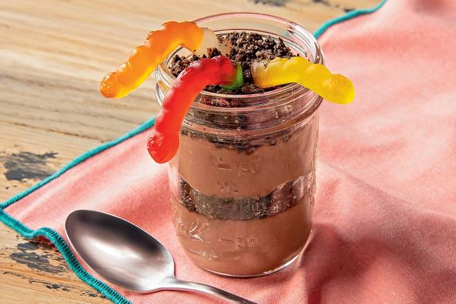 Order Dirt Cup Dessert food online from Cracker Barrel Old Country Store store, Corinth on bringmethat.com