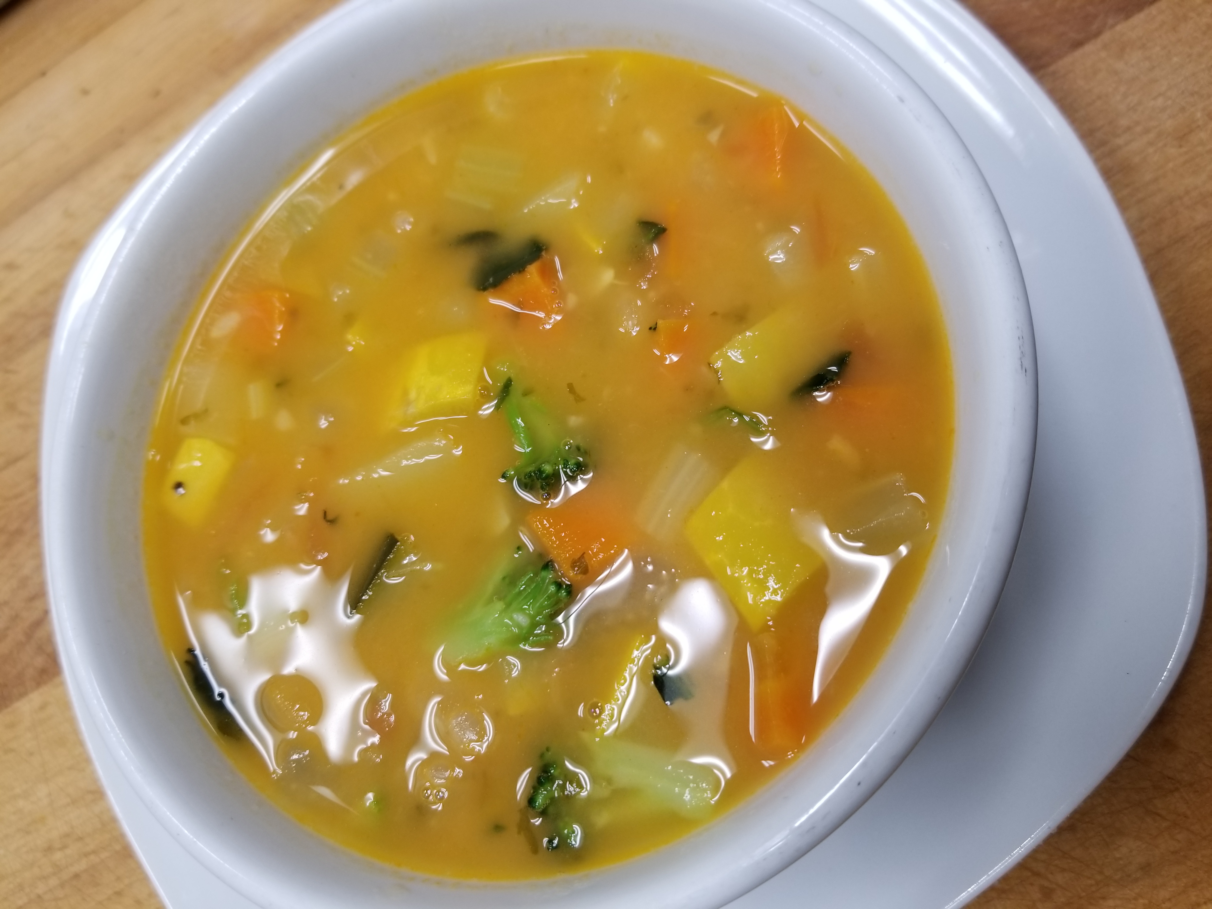 Order Minestrone 16oz food online from Roma Pizza store, Brooklyn on bringmethat.com