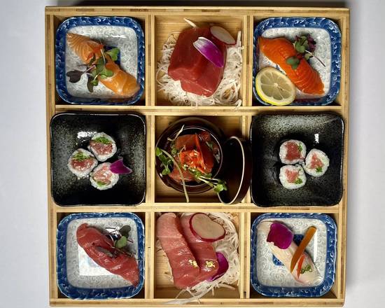 Order Omakase Box  food online from Nori Sushi store, Federal Way on bringmethat.com
