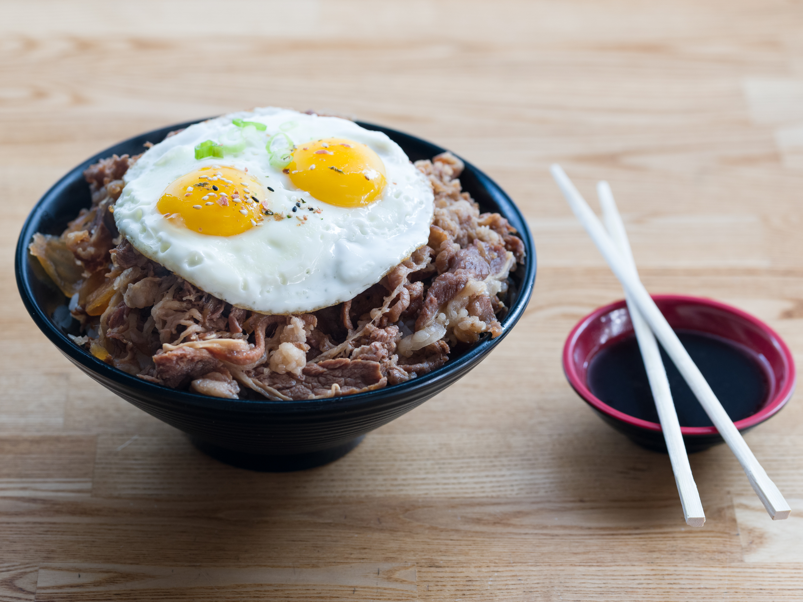 Order Sukiyaki Beef Bowl food online from Roll Call store, Los Angeles on bringmethat.com