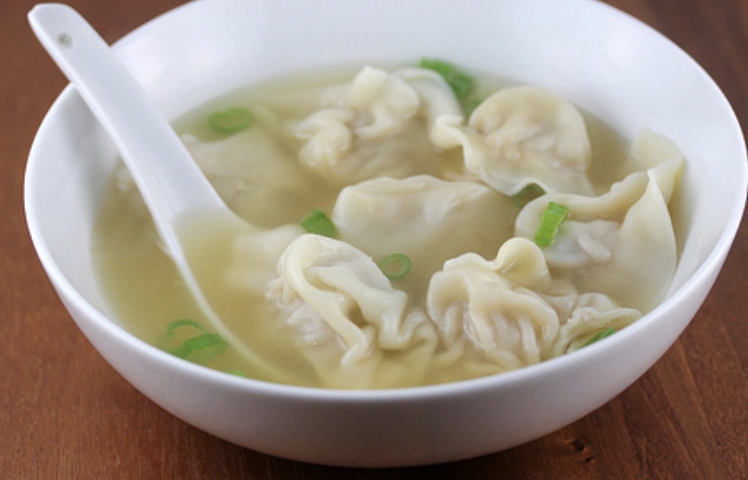 Order Wonton Soup food online from Tra Ling Oriental Cafe store, Boulder on bringmethat.com