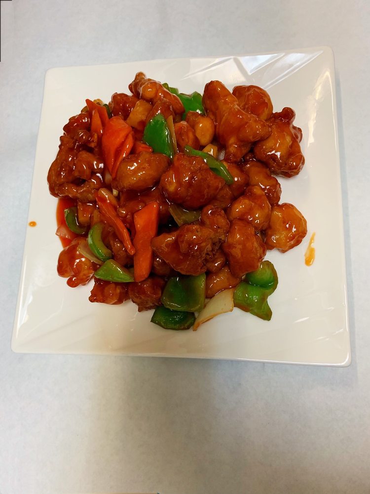 Order Sweet and Sour Chicken food online from China Villa store, Novato on bringmethat.com