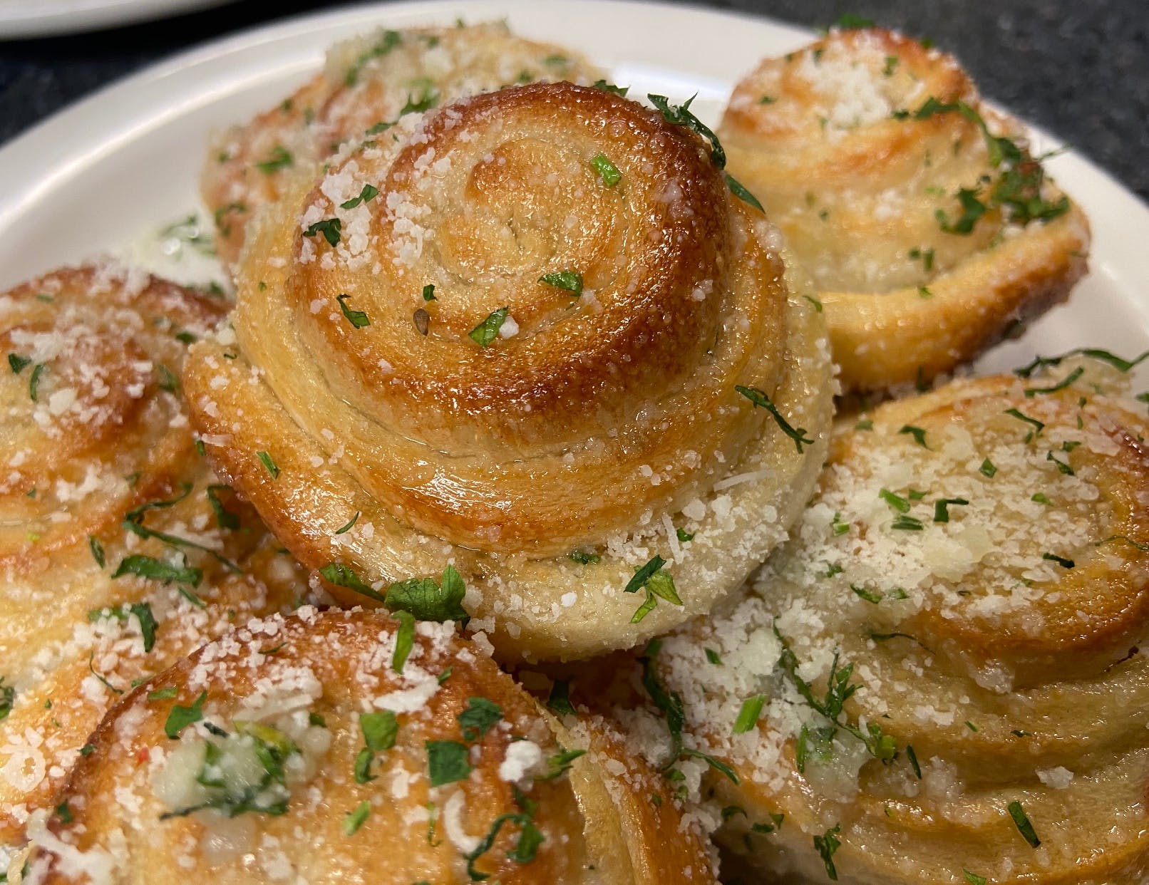 Order Garlic Knots - 6 Pieces food online from Planet Pizza store, Ridgefield on bringmethat.com
