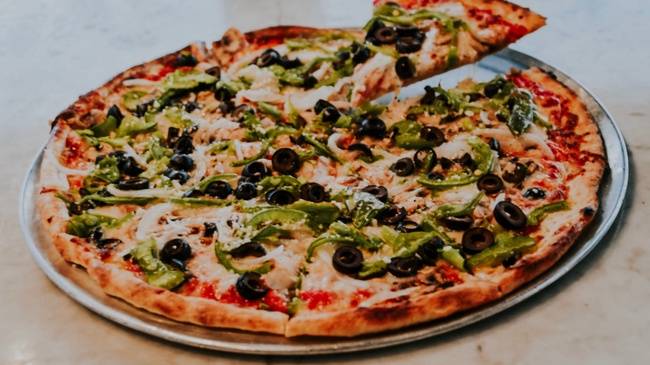 Order Classic Veggie 10" food online from Patxi's Pizza store, Seattle on bringmethat.com