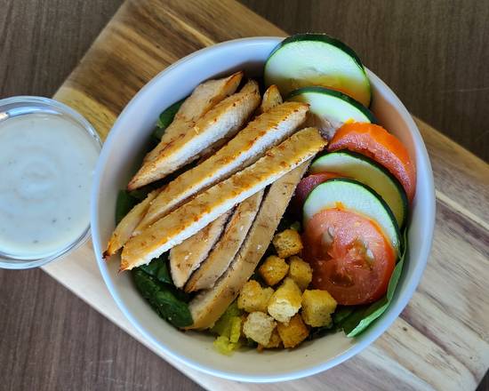 Order Grilled Chicken Salad food online from Jalapenos Pizza & Wings store, Laredo on bringmethat.com
