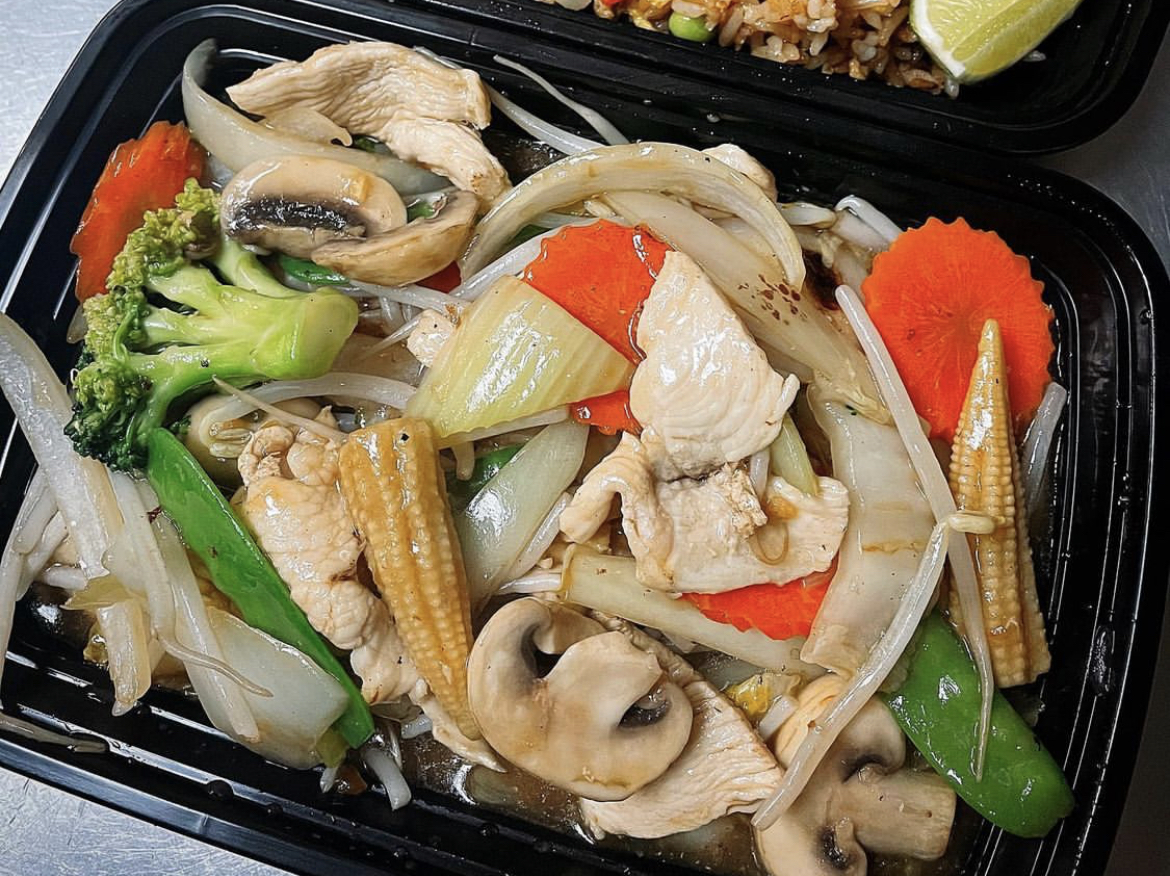 Order Mixed Vegetables Entree food online from Siam Treasure Thai Cuisine store, Chicago on bringmethat.com
