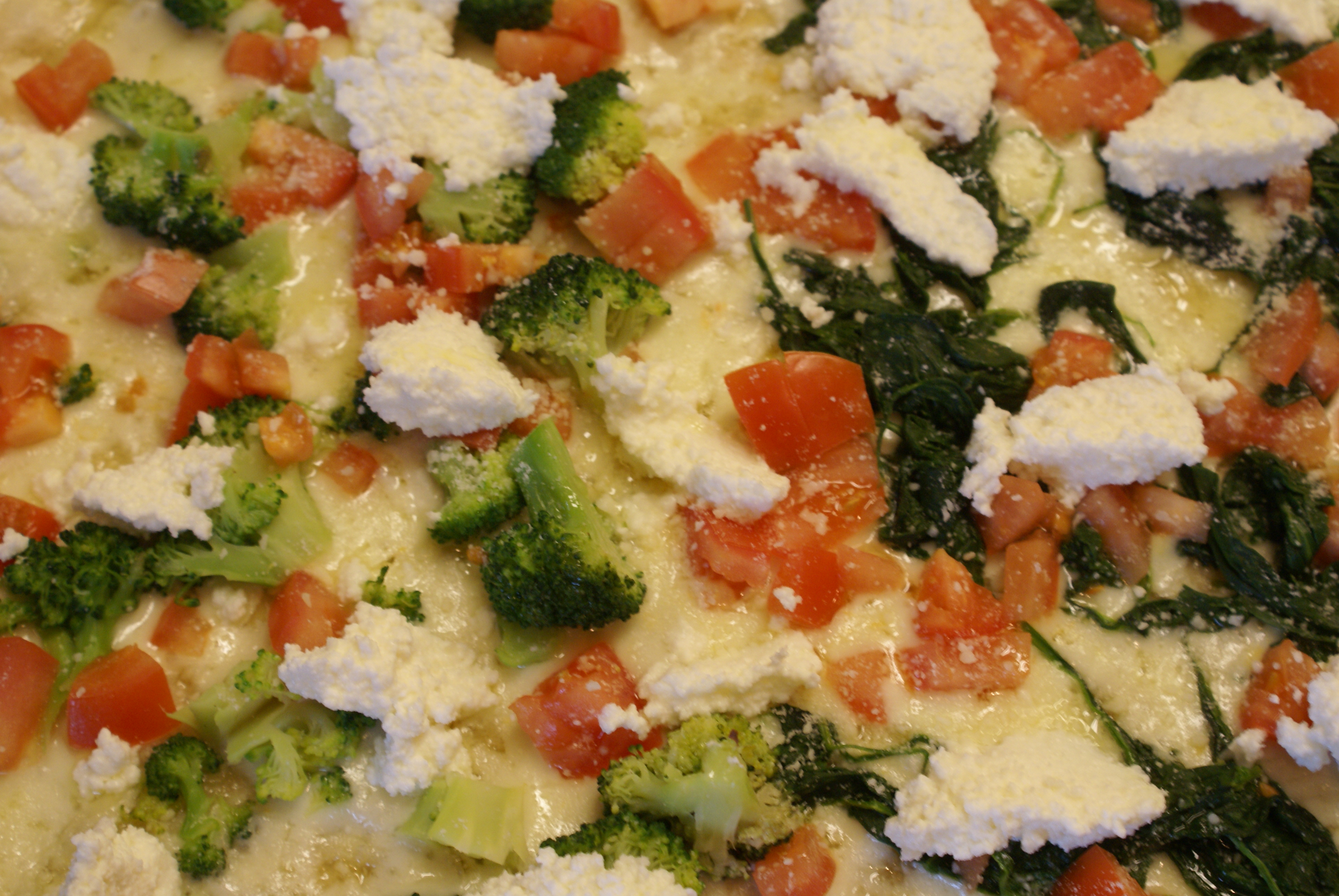 Order Vegetable Pizza food online from Mangia Brick Oven Grill store, Bordentown on bringmethat.com