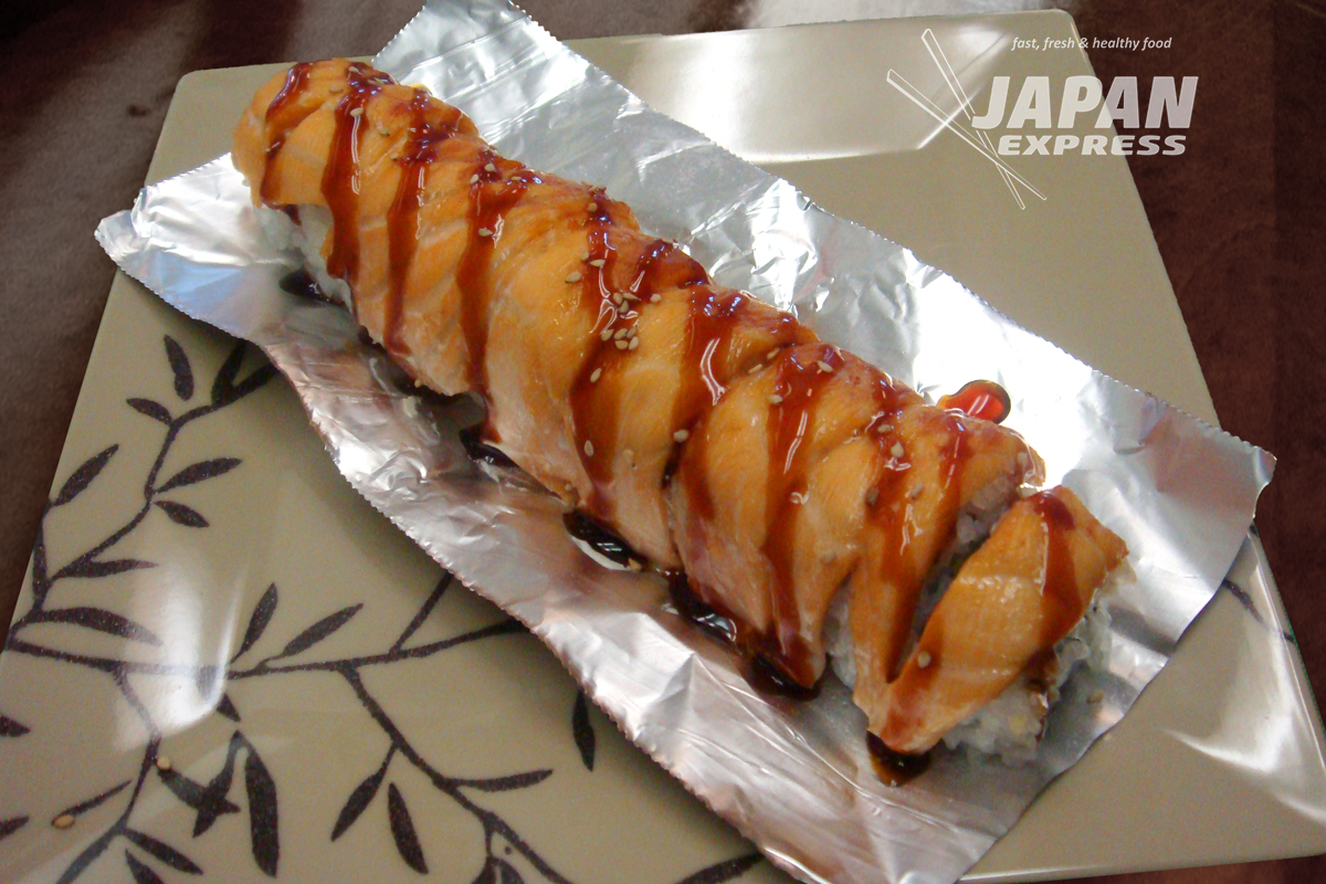 Order Baked Salmon Roll food online from Japan Express store, Glendale on bringmethat.com