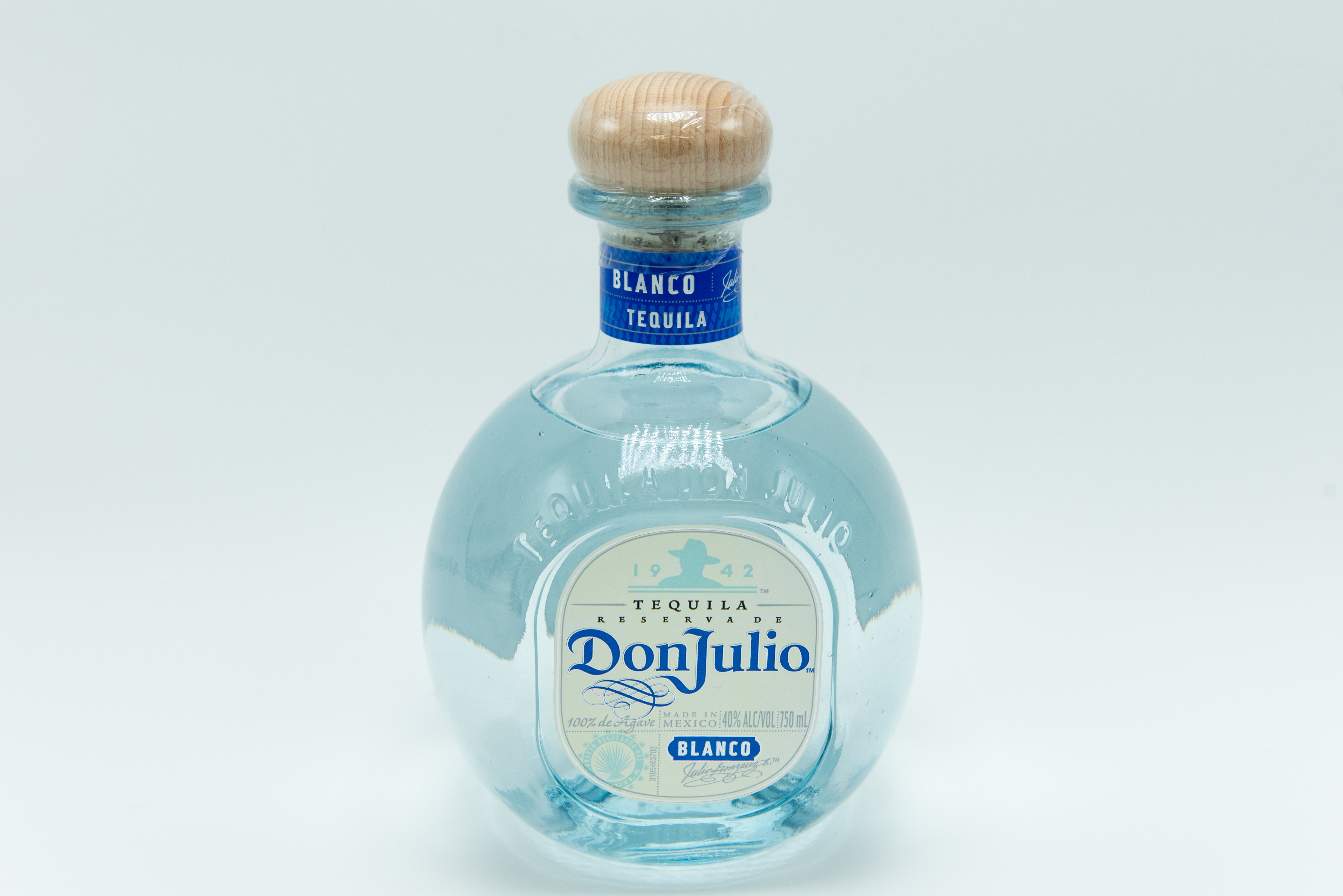 Order Don Julio Blanco, 750mL Tequila food online from Sandpiper Liquors store, Summerland on bringmethat.com