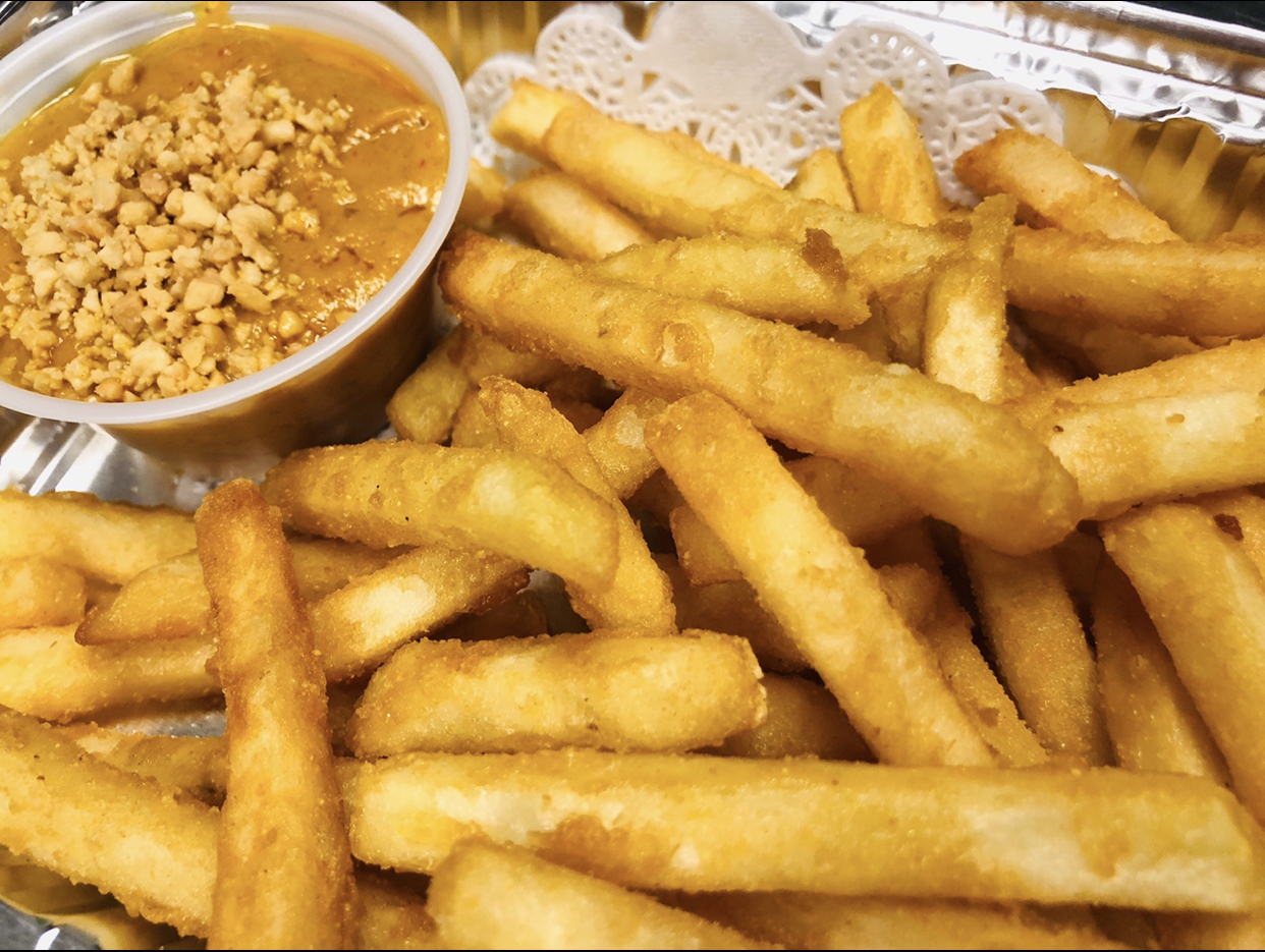 Order Coconut Curry Fries food online from Spice Thai Kitchen store, Ipswich on bringmethat.com