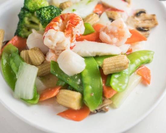 Order Seafood Delight food online from Wu's Garden store, Upper Leacock on bringmethat.com