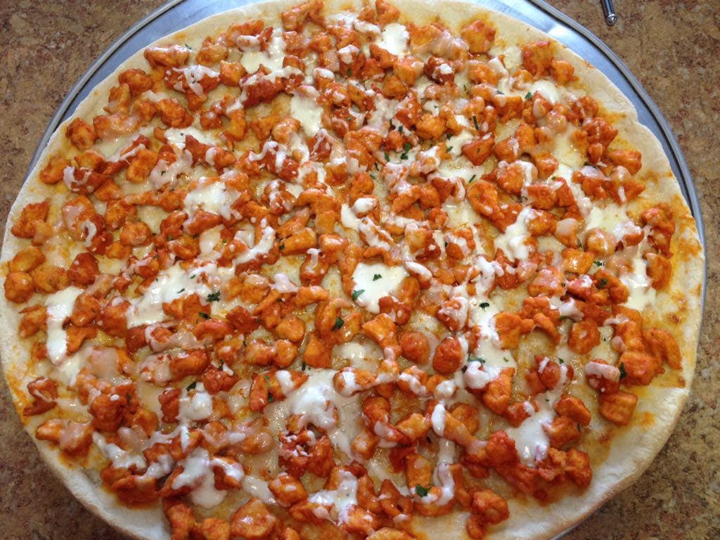 Order Buffalo Chicken Pizza - Medium 16" food online from La Bona Pizza & Pasta store, Brooklyn on bringmethat.com