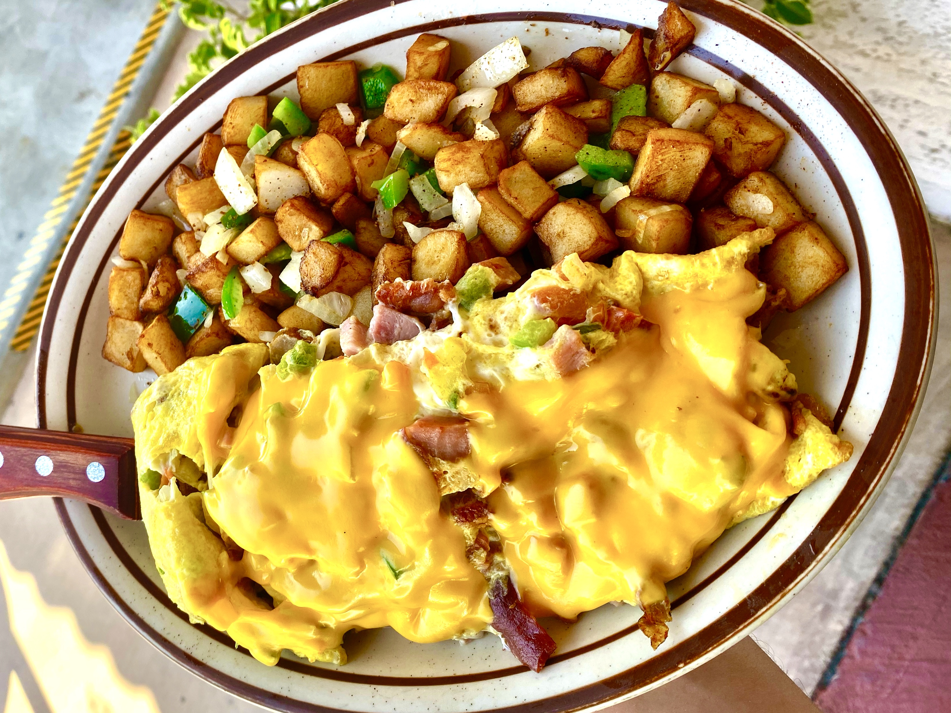 Order 1. Hobo Omelette food online from Eat'n Park store, Burbank on bringmethat.com