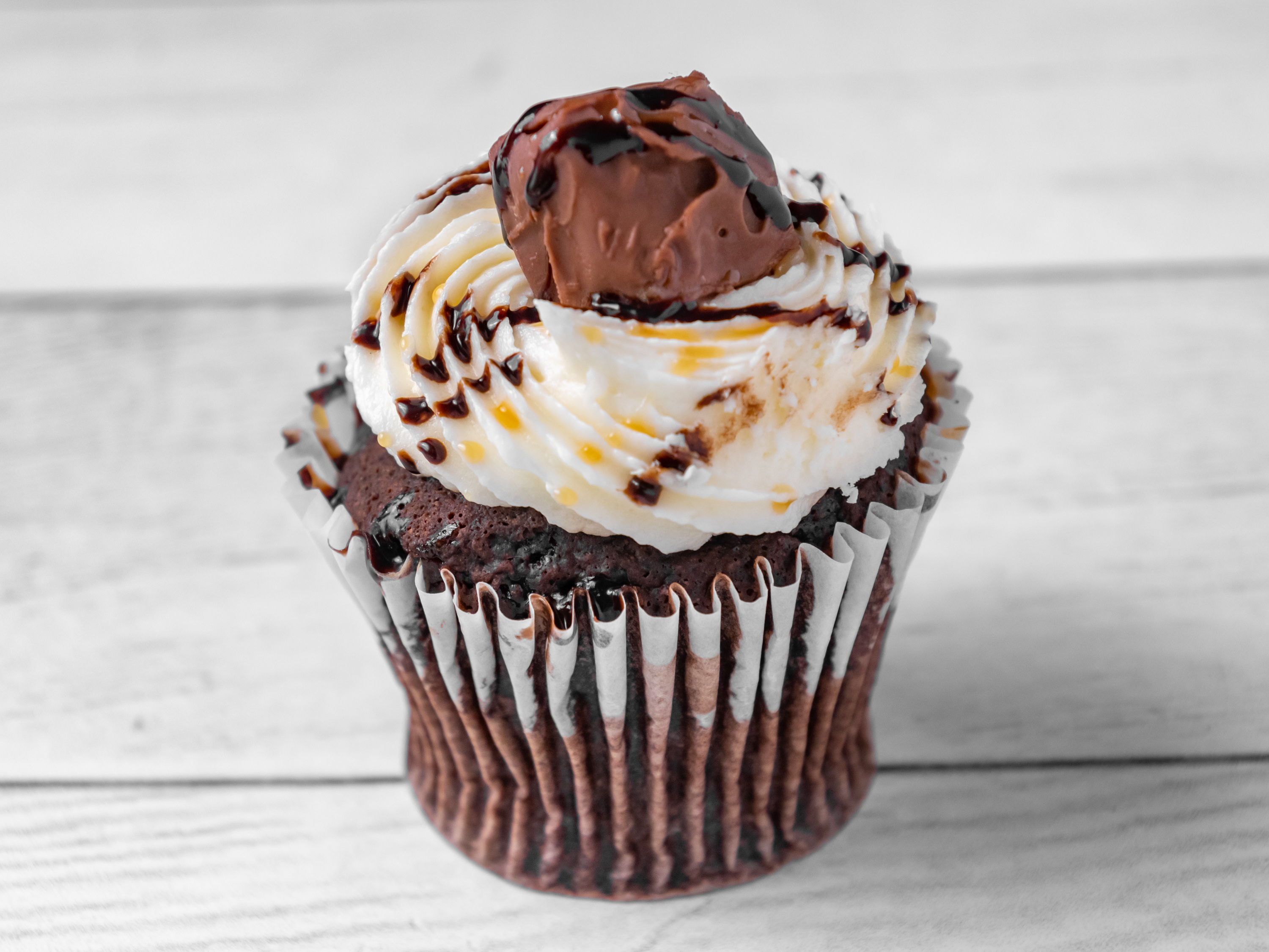 Order  Snickers Cupcake food online from Oven Treatz Llc store, Morrow on bringmethat.com