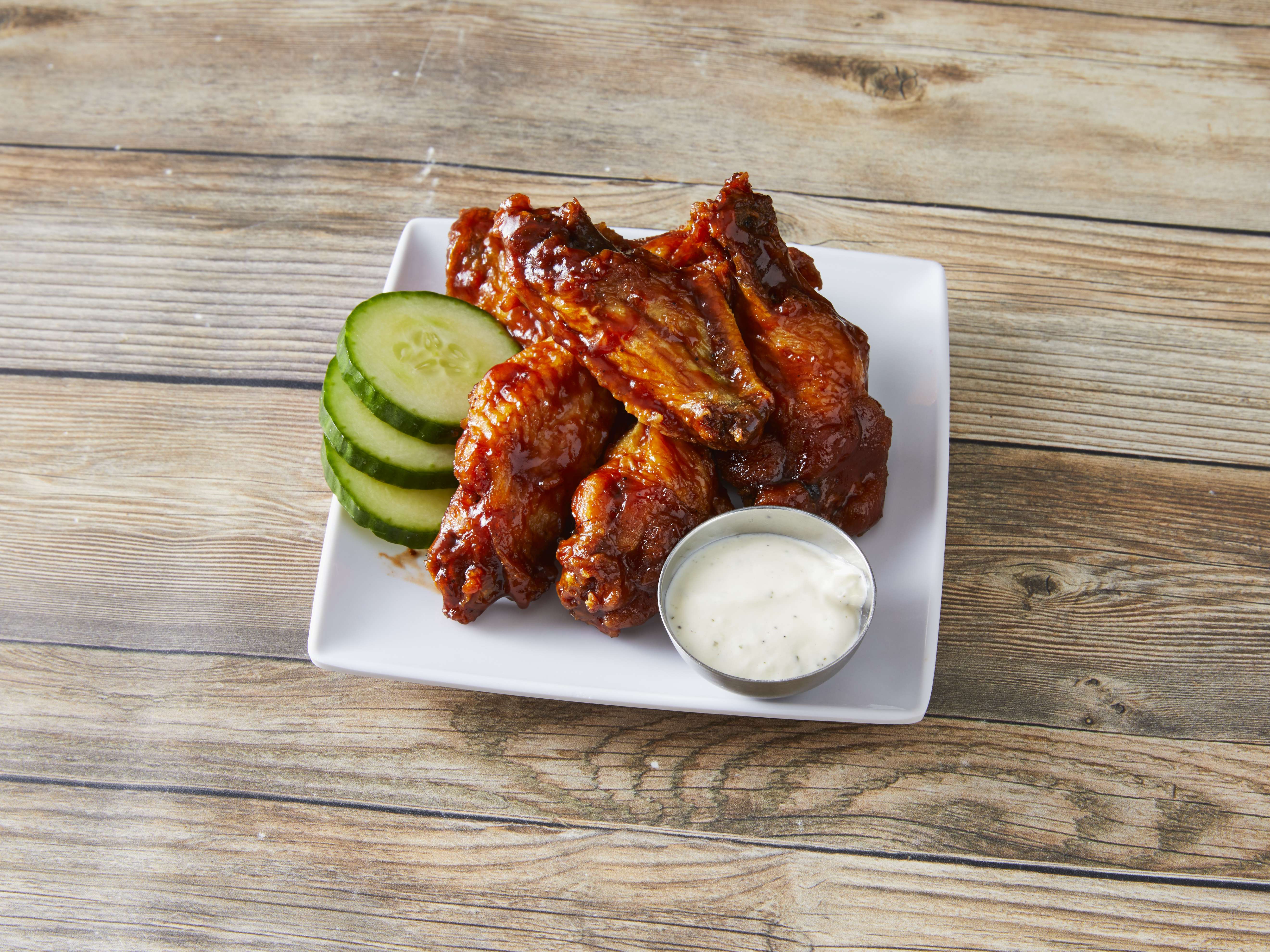 Order Chicken Wings food online from Michael Anthony's store, Villa Park on bringmethat.com