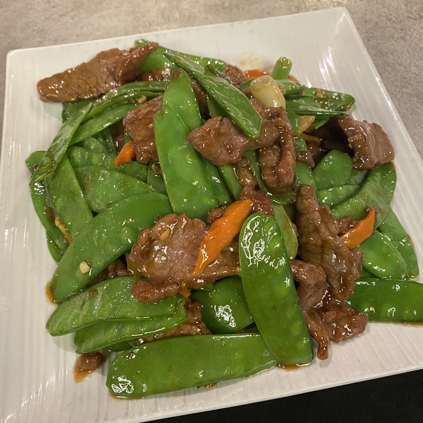 Order 52. Beef with Snow Pea Pod food online from China Town Cafe store, Chicago on bringmethat.com