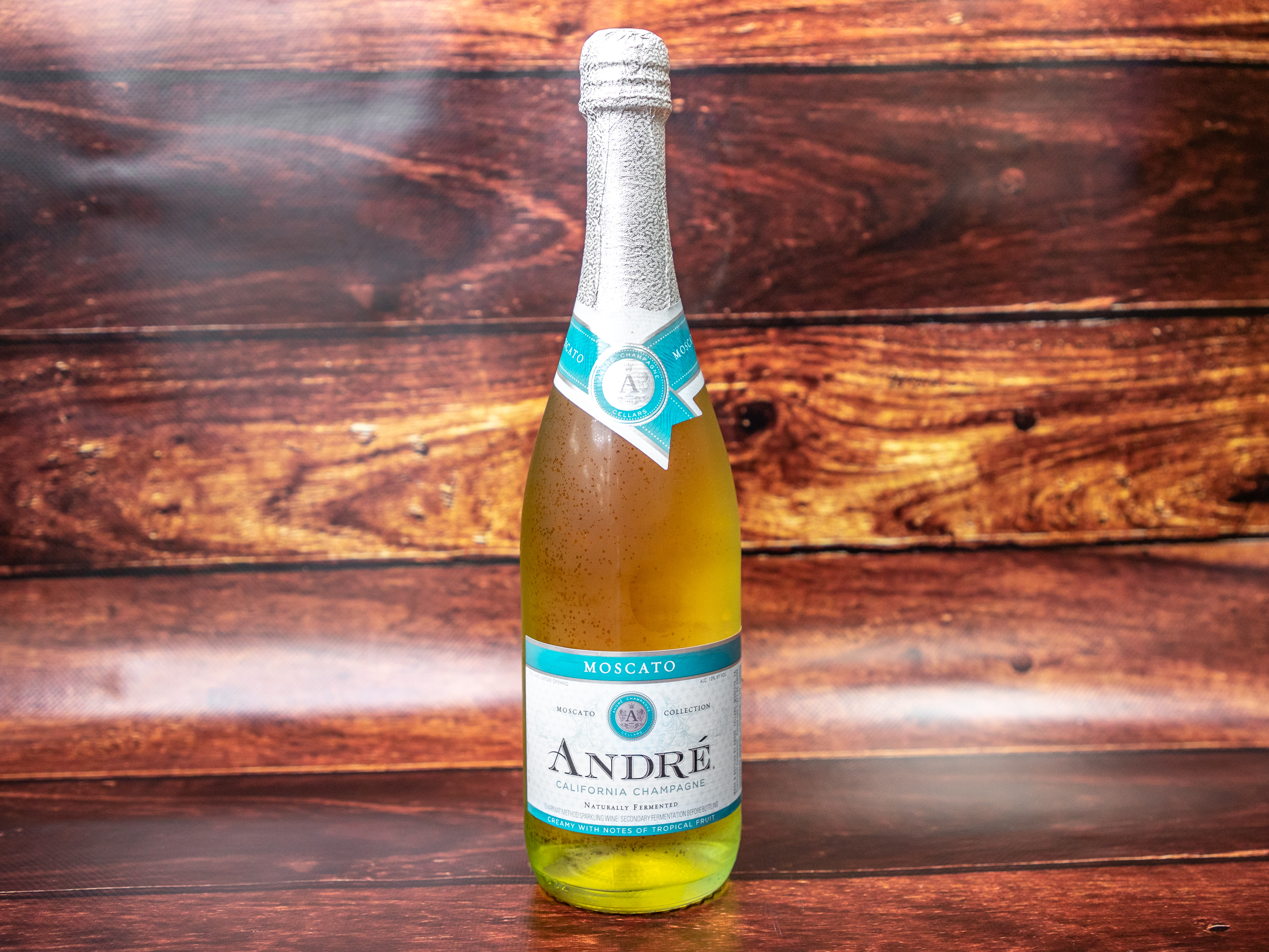 Order ANDRE MOSCATO 750ML food online from Chantry Wine And Liquor store, Riverside on bringmethat.com