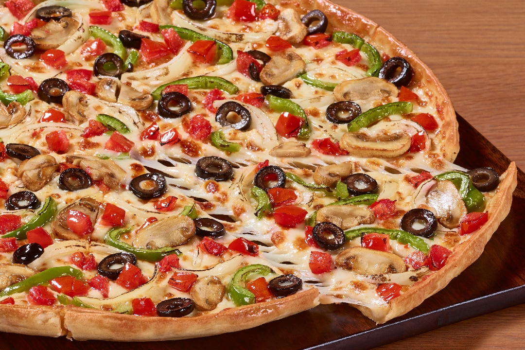 Order 14" Veggie Lover's® Pizza food online from Pizza Hut store, Pittsburgh on bringmethat.com