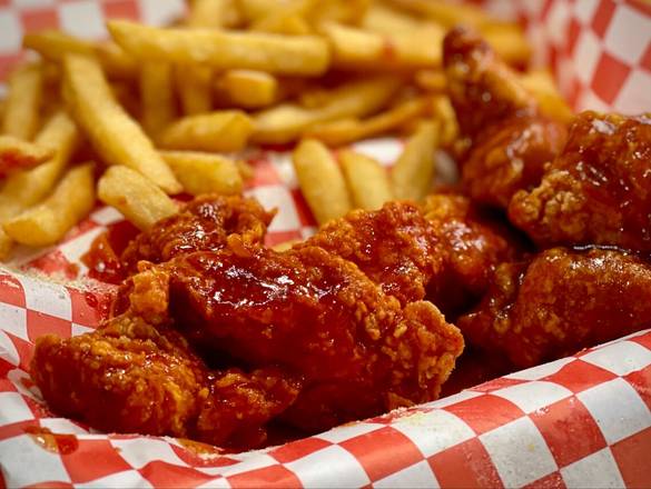 Order 18 Boneless Wings food online from Captain Sam Fish & Chicken store, San Diego on bringmethat.com
