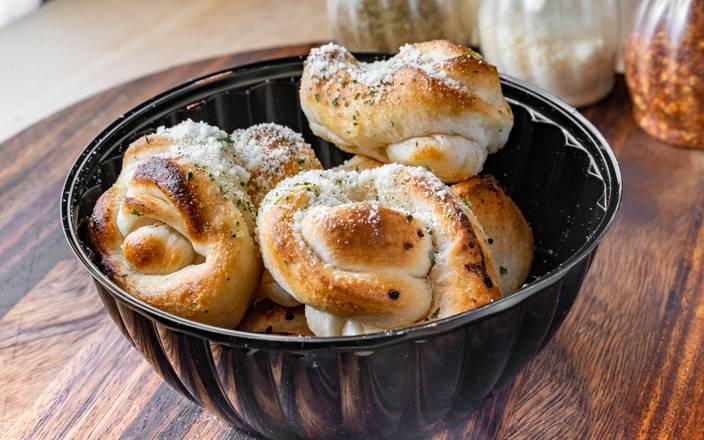 Order Garlic Knots food online from Pazza Pizza store, Chicago on bringmethat.com
