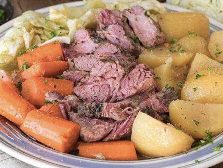Order Traditional Corned Beef and Cabbage food online from Napper Tandy's store, San Francisco on bringmethat.com