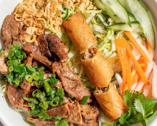 Order B65- Grilled Pork Vermicelli w/ an Eggroll (Bun Thit Nuong Cha Gio) food online from I Luv Pho Snellville store, Snellville on bringmethat.com