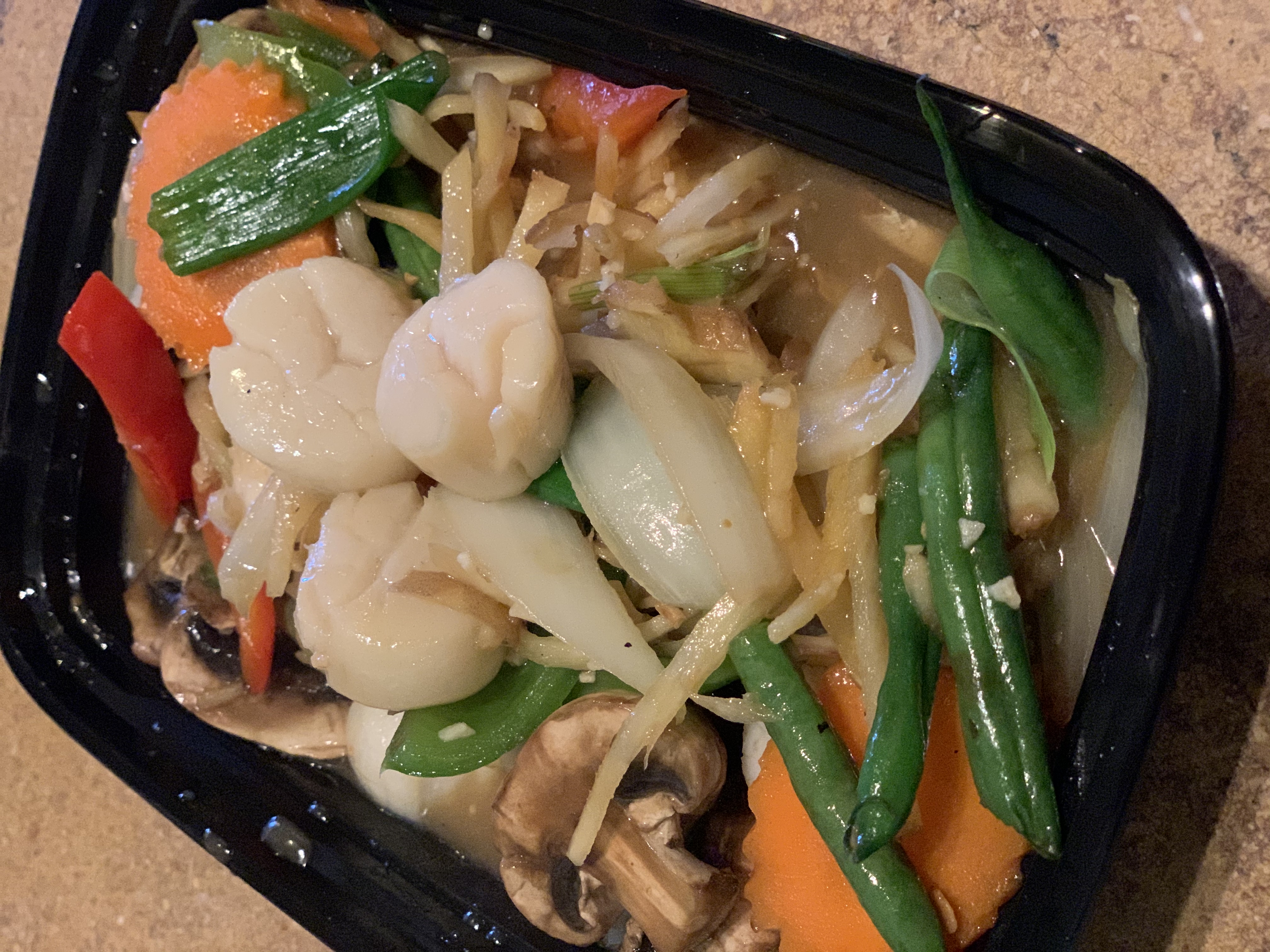Order Ginger Scallop food online from Kao Sarn Thai Cuisine store, Richmond on bringmethat.com