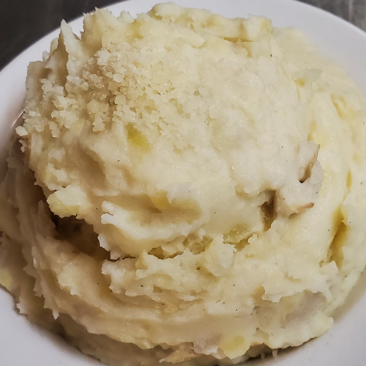 Order Roasted Garlic Mashed Potatoes food online from LG's Prime Steakhouse store, La Quinta on bringmethat.com