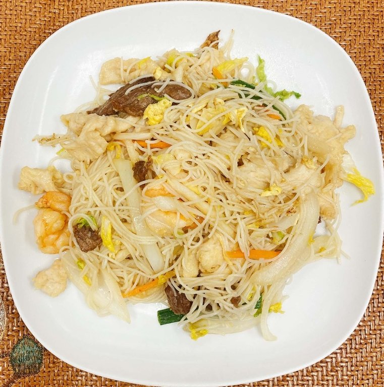 Order House Special Rice Noodles food online from Golden House store, Woodbridge on bringmethat.com