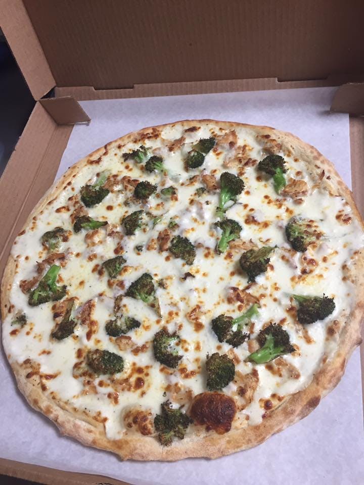 Order Chicken Broccoli Alfredo Pizza - Small 12'' food online from Phillip's Roast Beef & Pizza store, Rowley on bringmethat.com