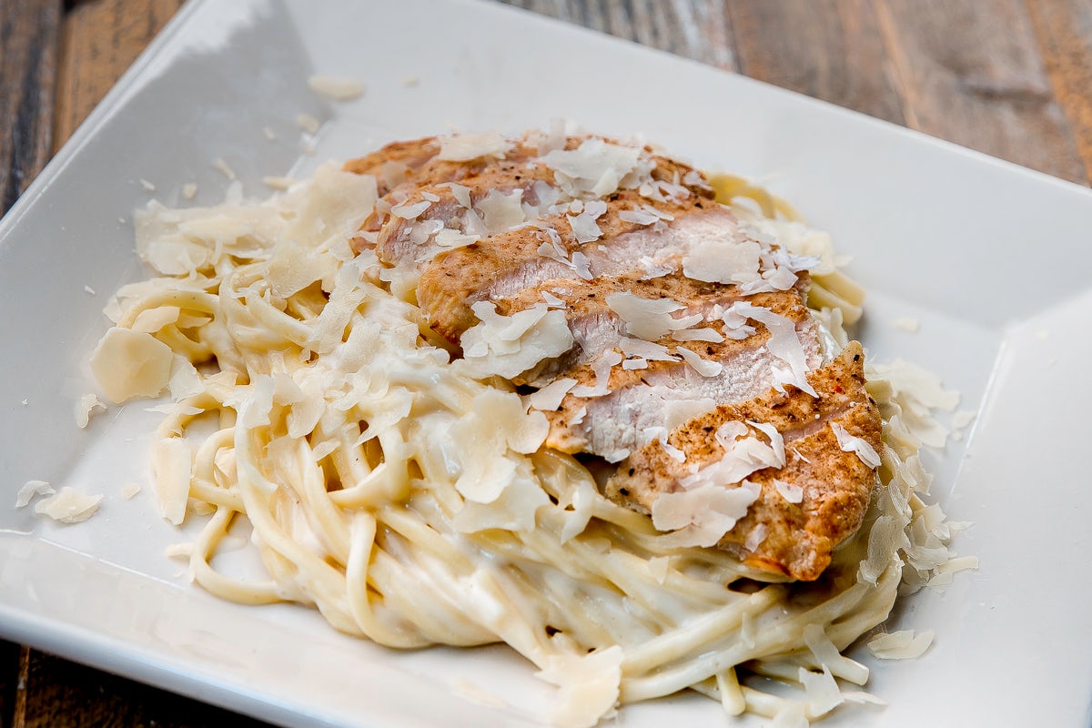 Order Chicken Alfredo Pasta Family-Style Meal food online from O'charley store, Cuyahoga Falls on bringmethat.com