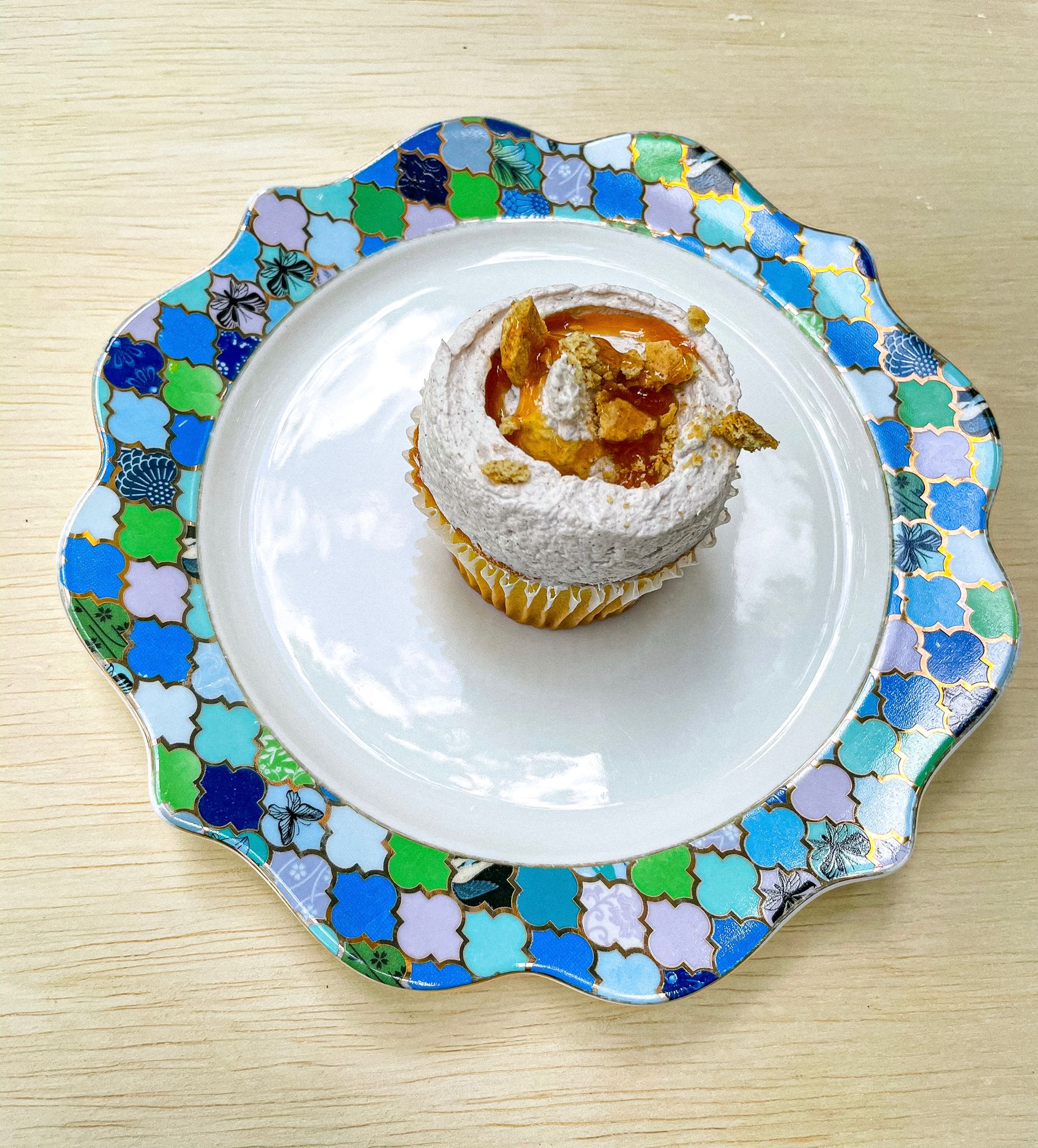 Order Banana Puding Cupcake (homemade) food online from Mumu's store, Troy on bringmethat.com