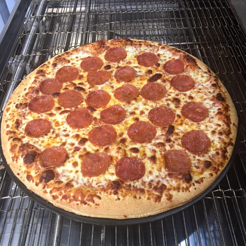 Order Pepperoni Pizza food online from Pappa's Pizza store, Alton on bringmethat.com