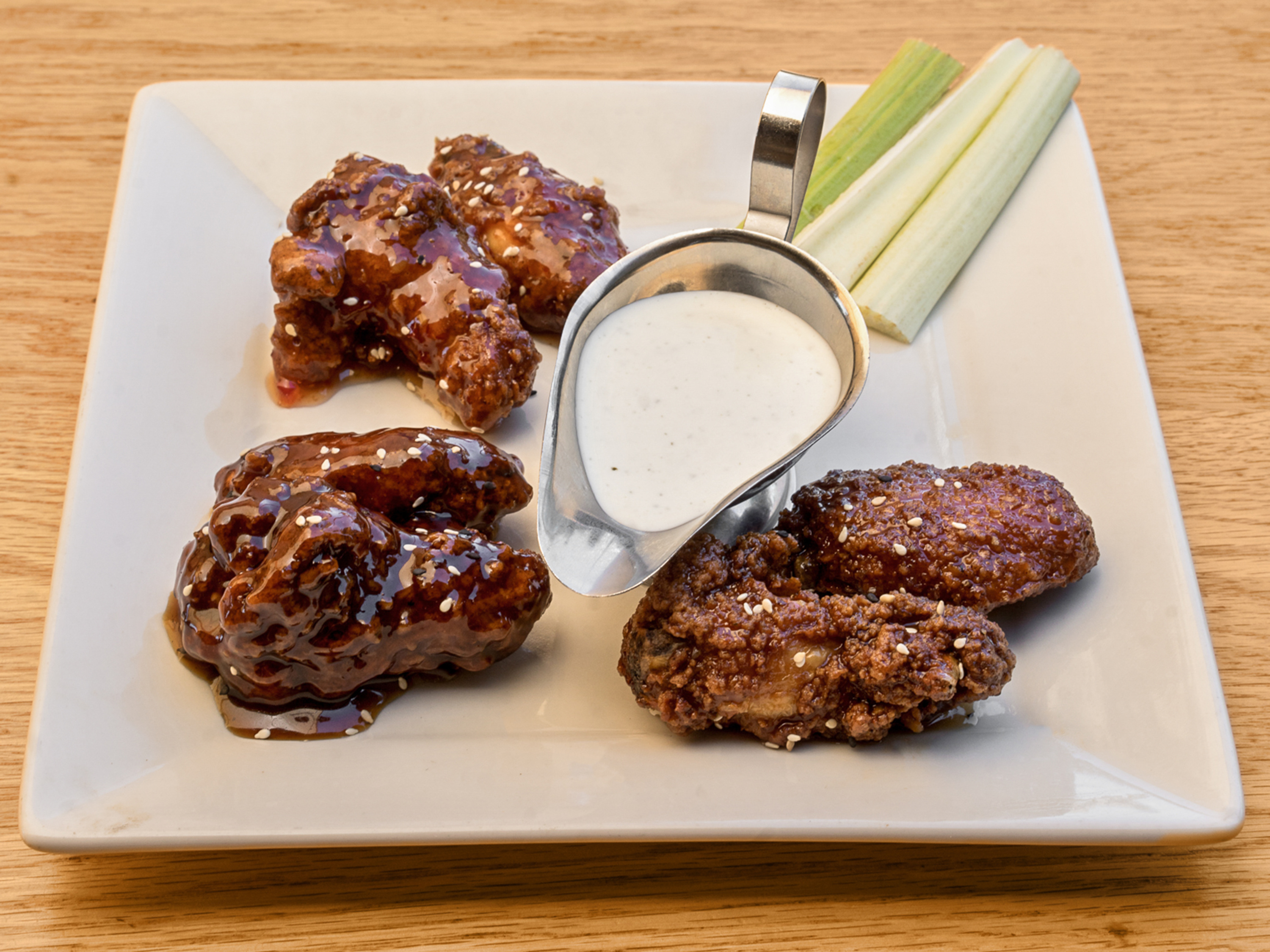 Order Hunter Chicken Wings food online from Hungry Hunter Steakhouse store, Bakersfield on bringmethat.com