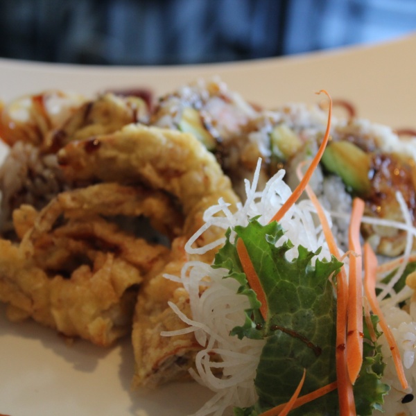 Order Soft Shell Crab Roll food online from Sushi Dan store, Studio City on bringmethat.com