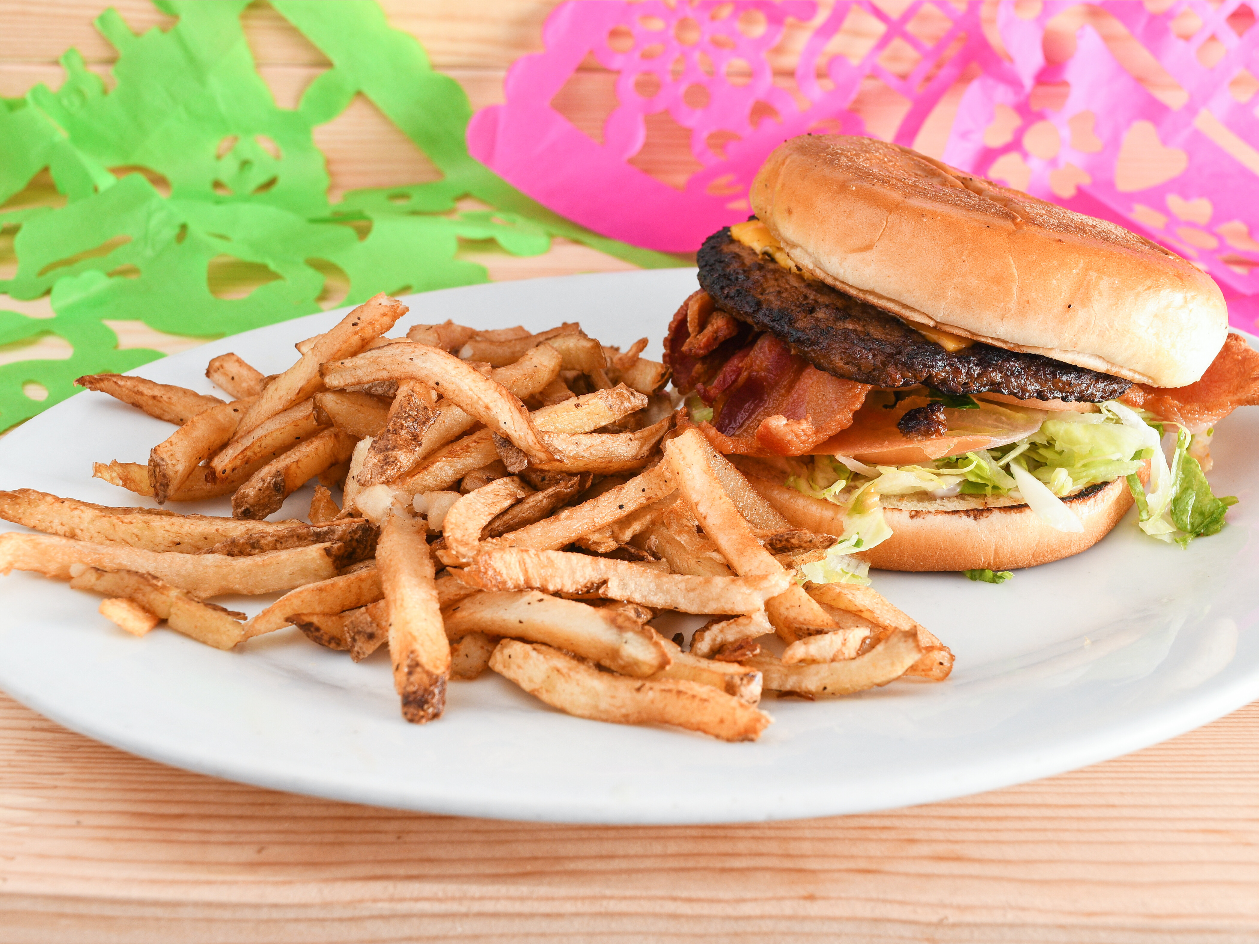 Order Bacon Burger food online from Taqueria Taxco store, Dallas on bringmethat.com