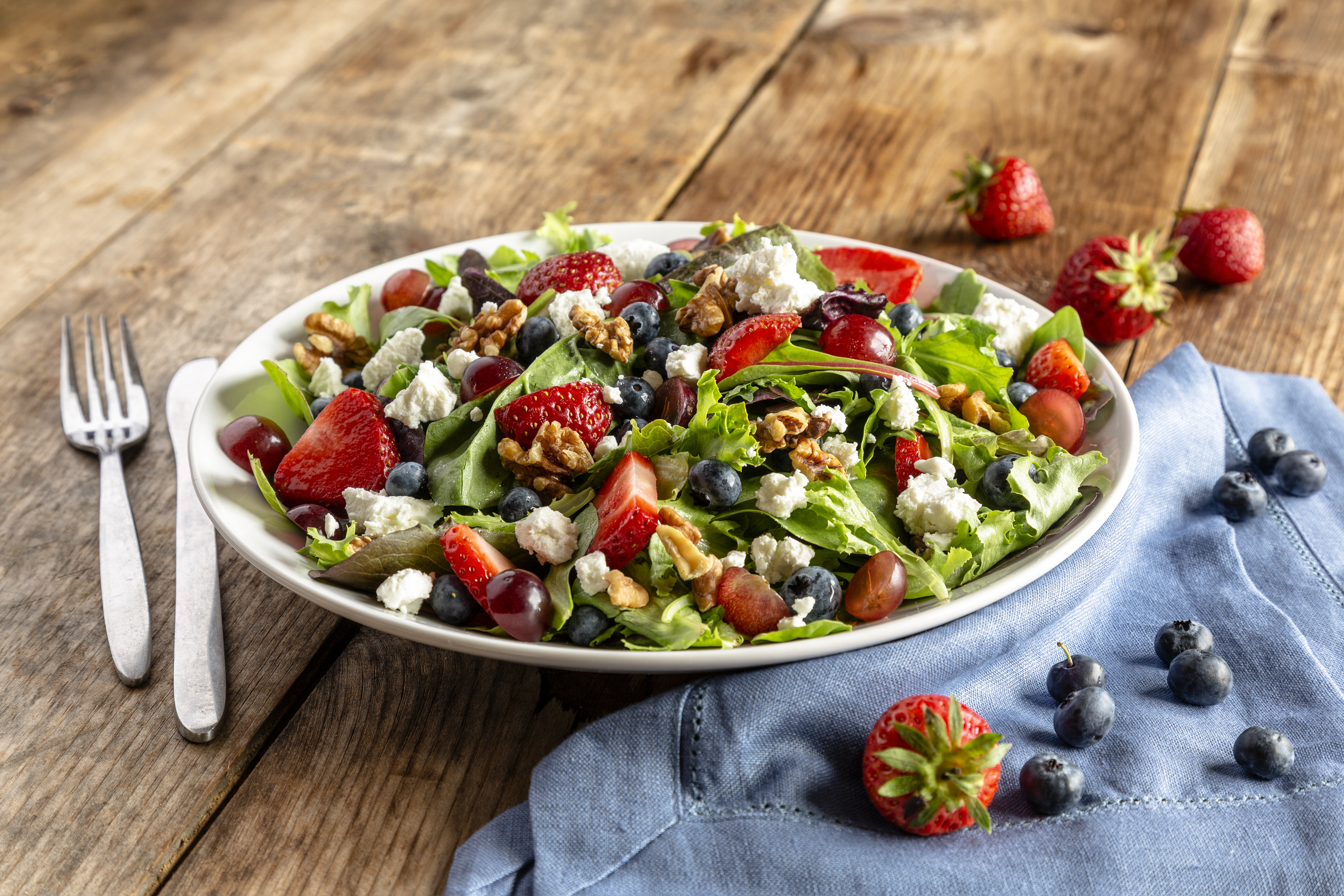 Order  Berry and Goat Cheese Salad food online from Uno Chicago Grill store, Baltimore on bringmethat.com