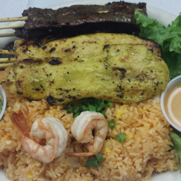 Order D7. Sate Dinner food online from Thai Bbq & Noodles store, Cypress on bringmethat.com