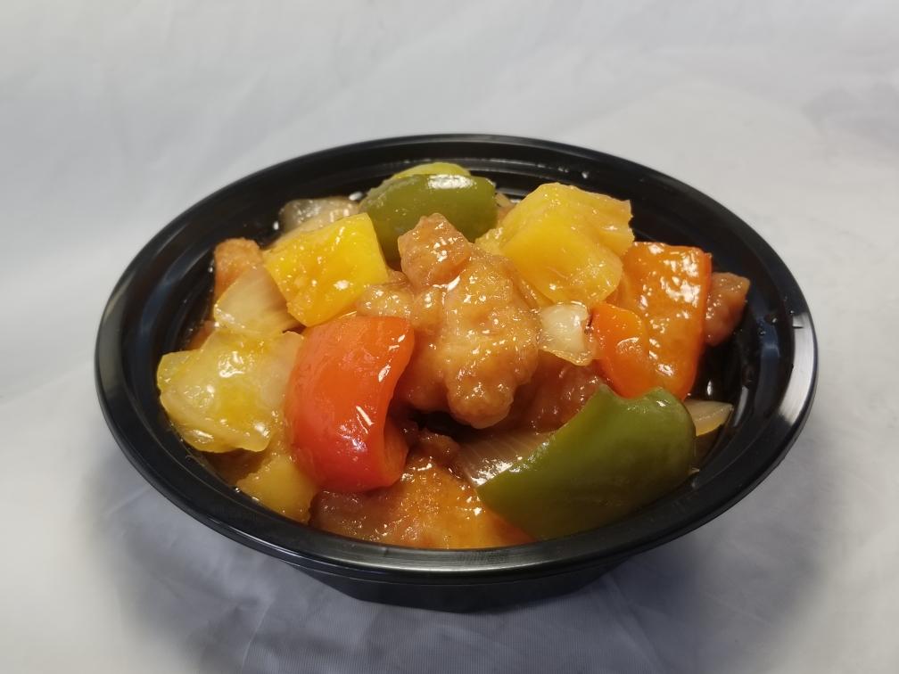 Order Sweet & Sour Chicken  food online from Lucky Deli store, Los Angeles on bringmethat.com