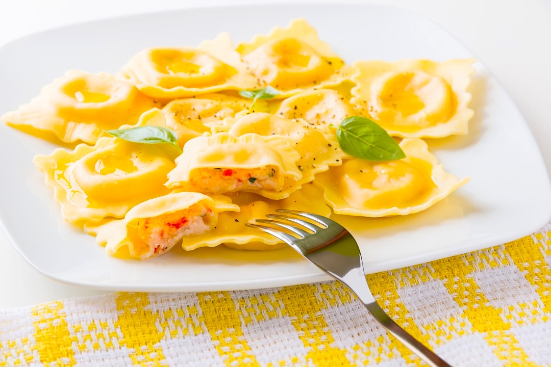 Order Lobster Ravioli food online from Captain’s Curbside Seafood store, Trappe on bringmethat.com