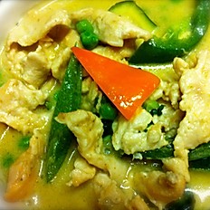 Order Green Curry food online from Pad Thai Restaurant store, Fairbanks on bringmethat.com